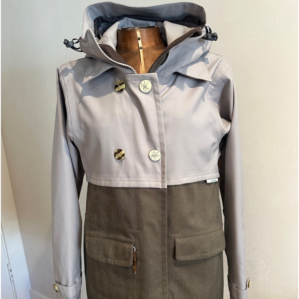 Holden Luxury Women's Snowboard Jacket-Almost New Size M